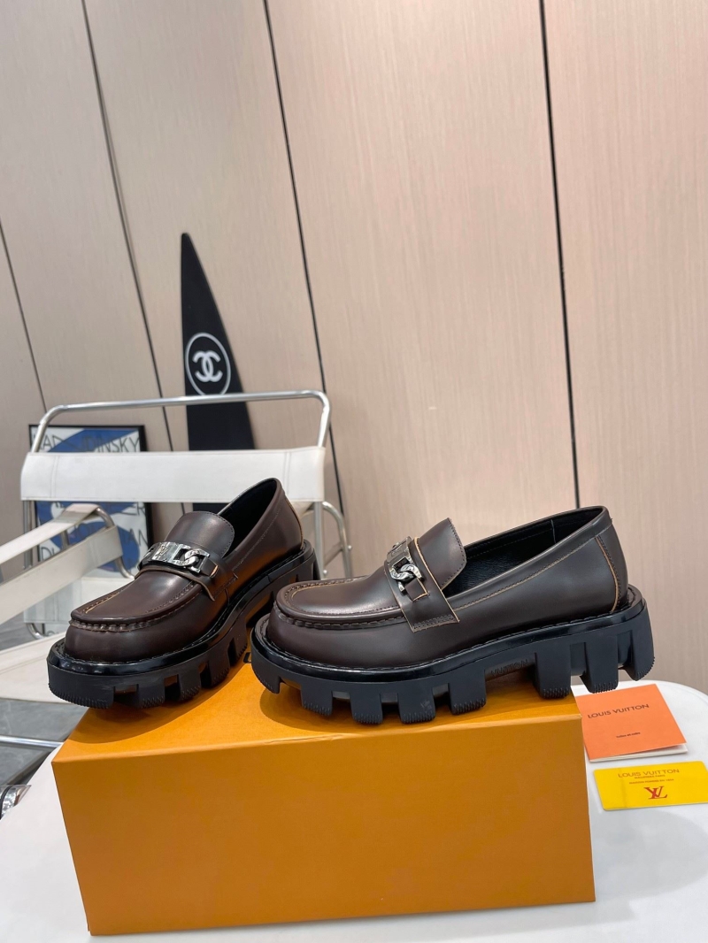 l0vis Vvtt0n loafers